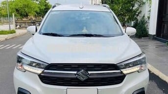 Suzuki XL7 model 2023 số tự động, màu trắng rin