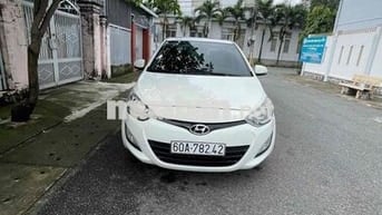 Hyundai i20 2016 1.4 AT - 128000 km