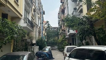 Bán nhà Đống Đa -phân lô -oto đỗ ngày đêm -54m * 5T mt 4m giá 22.5 tỷ