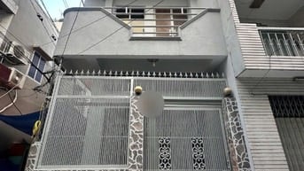 Cách mặt tiền Ng Văn Cừ 30m,Ngang 4m,3Tầng,Giáp Q1,Sạch sẽ,Thoáng mát 