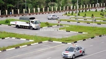Học lái xe TPHCM trọn gói từ 15tr (hỗ trợ trả góp)