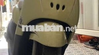 Xe Yamaha Mio màu Vàng nữ đi