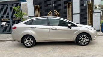 bán xe ford fiesta 2011 gia đình đang sử dụng 61000km,