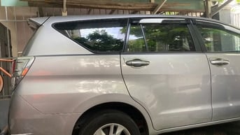 Cần bán xe innova 2017 gia đình đang sử dụng