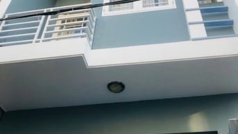 Bán nhà 2 tầng đẹp 70m2, HXH bên hông chợ THỦ ĐỨC - chỉ 4,99 tỷ TL.