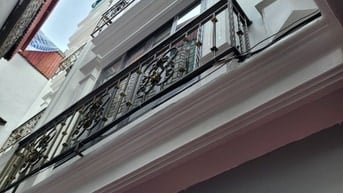 Bán nhà Pháo Đài Láng dt 30/40m2×5T, giá 8,9 tỷ 