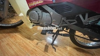 xe đẹp mới leng keng,mua về đổ xăng lăng bánh.