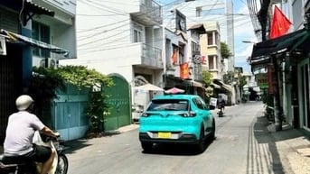 NGỘP NỢ BÁN GẤP NHÀ MAI THỊ LỰU - QUẬN 1 GIÁ 8.5 TỶ GẦN CV LÊ VĂN TÁM