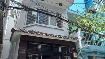 NHÀ CHO THUÊ 3,3x11, hẻm xe hơi, 223/11 Nguyễn Tiểu La, Diên Hồng, Q10