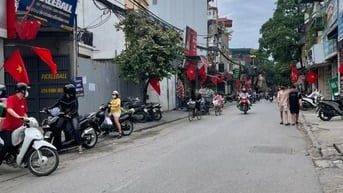 Bán nhà mặt phố Vĩnh Hưng, Hoàng Mai, Dt 75m2, 6t, giá 21.5 tỷ.