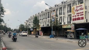 Bán nhà phố 5,5 tỷ đã có sổ đỏ . dân cư hiện hữu kinh doanh sầm uất .