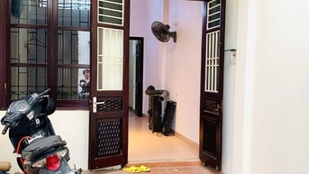 Bán nhà phố Lạc Trung P/Lô ô tô vào nhà, Dt 67m2, 3t, giá 15.65 tỷ,