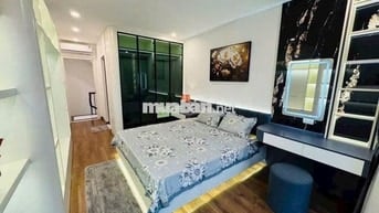 Em đang cần bán nhà 5t,40m tại Bà Triệu,HĐ,mới xây,ngõ to chỉ 8t