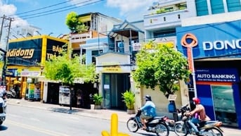 Chính chủ bán nhà mặt tiền Huỳnh Tấn Phát sổ hồng.