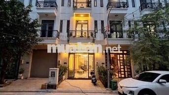 Nhà Mới DT 280m2 1Trệt 4Lầu 6Pn 7Wc Sân Thượng Hẻm Xe Tải Vỉa Hè Mát