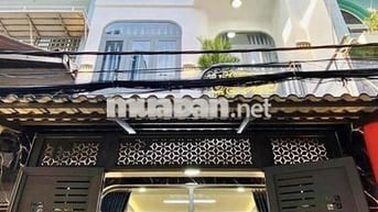 Chủ đi định cư cần bán nhà đường Tân Phước, Quận 10. Giá 4,6Tỷ/ 4x10m.