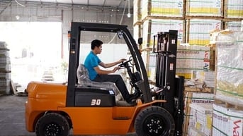 Tuyển Dụng Nhân Viên Lái Xe Nâng Điện Nhà Máy Bình Phước