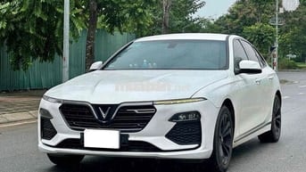 VinFast Lux A2.0 2022 A2.0 Tiêu chuẩn - 9000 km