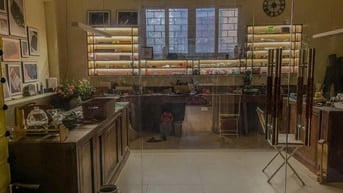 Cho thuê tầng 1 nhà ngõ 38-40 Lý Nam Đế, DT 35m2, MT gần 6m, ngõ ô tô