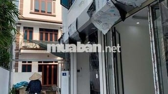Nhà Giang Chính, lô góc,4 tầng, 2 thoát vĩnh viễn