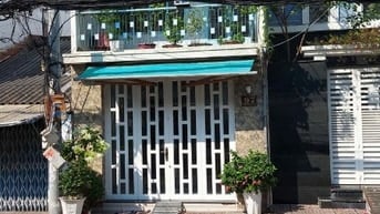 Chính chủ, cho thuê mặt tiền 97 Phong phú Q8 (kế Q5) 70m2 x 2T, 17tr  
