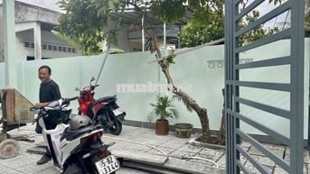 NHÀ CHO THUÊ  Đối diện trường ĐH FPT, Trường QT Singaopre, Học viện ch