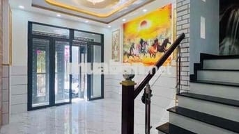 Nhà 3 Tầng Đẹp — Bình Tân 81.7M2 (4.2mx18m) Nở Hậu 7m - Hướng Đông
