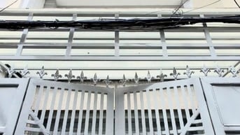 Góc 3 mặt Hẻm Hoà Hưng,Có cửa sau 5Tầng,4PN, Siêu Thị,Tr Học,Cửa Hàng 
