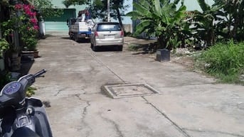CHO THUÊ NHÀ TX 25, ĐƯỜNG TO VÀ RỘNG 2 XE TẢI TRÁNH NHAU THOẢ MÁI