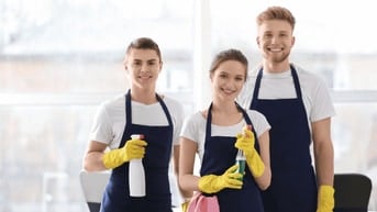 Bên mình cần gấp 2 bạn làm tạp vụ,giờ hành chính