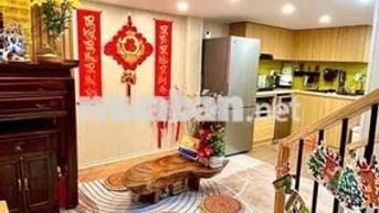 Nhà đẹp xe máy chánh gần chợ trường đại học