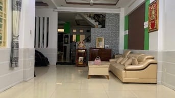 Nhà 6 x 17m 1 trệt 1 lầu / Lê thị Hồng P17 