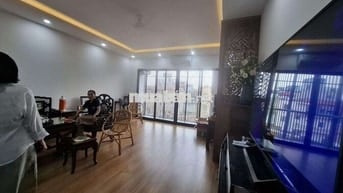 TÒA NHÀ VĂN PHÒNG- 7 TẦNG THANG MÁY - Ô TÔ ĐỖ CỬA- Minh Khai 87M