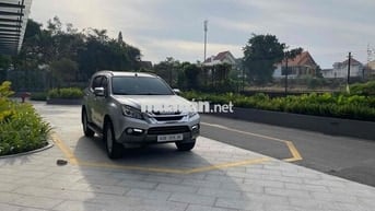Isuzu Mu X 2017 2.5 4X2 MT - Xe gia đình