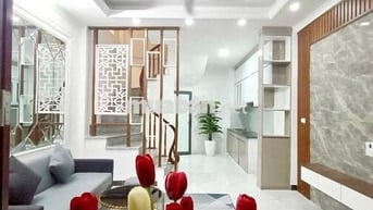 Cậu em đang cần bán nhà 45m,5t tại Cầu Đơ,HĐ ngõ to chỉ nhỉnh 7t