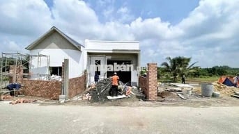 Nhà cấp 4 mặt nhựa lớn,đối diện cty xã hưng thịnh,đường thông