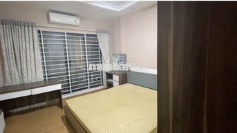 Cho thuê nhà riêng 4 tầng 4 ngủ, gần chợ,Bviện, trường