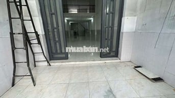 Nhà nguyên căn dt 5×20 gác lửng đúc to nhà sạch sẽ 2wc hẻm Tải thông