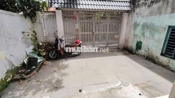 NHÀ 1 TRỆT 1 LẦU HƠN 100M2 4PN 2WC SÂN ĐẬU OTO NGAY HOÀNG DIỆU 2