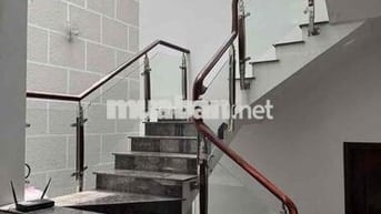 Bán nhà 4,5x18m đất 81m xd 2 Lầu