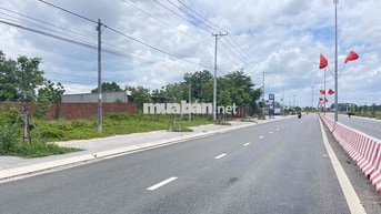 CHÍNH CHỦ  GỬI EM BÁN LÔ ĐẤT MẶT TIỀN 44 B  BÂY GIỜ LÀ ĐƯỜNG 996 C ,
