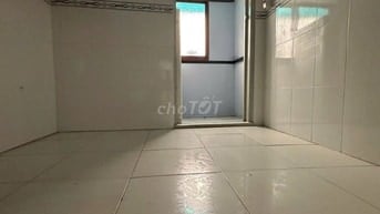 Cho thuê căn hộ Lầu 1 CC Trần Quốc Toản, P.V.T.Sáu, Q.3 giá 11tr