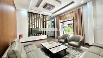 Nhà 3 tầng Núi Thành, Ô tô đỗ cửa