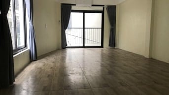Cho thuê nhà mặt ngõ 327 Vũ Tông Phan: 45m2, 6 tầng, 18tr