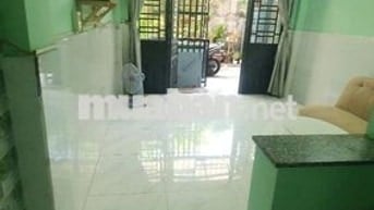 Bán nhà 2 tầng ngay quận 11, 3,3m x 13m, Đường Hòa Bình giá 3,75 tỷ
