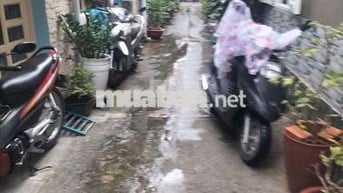 Cho thuê nhà nguyên căn hẻm đường số Tân Kiểng có máy lạnh tủ lạnh