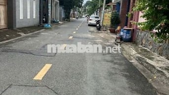 Bán lô đất ngay Chợ Tam Hà, Thủ Đức DT 108m2 Full thổ cư, giá 5,9 tỷ.