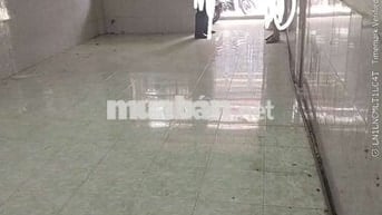 Cho thuê nhà nguyên căn hiện trạng cũ như hình,dt 4×16 gác suốt 1pn2wc
