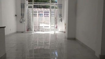 Cho thuê nhà HXH Lê Quang Định 4.5x12m, 3 lầu 5pn, giá 24 triệu TL