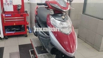 Dư nên chia lại cho a chị e chở đồ đi chơi đi chợ